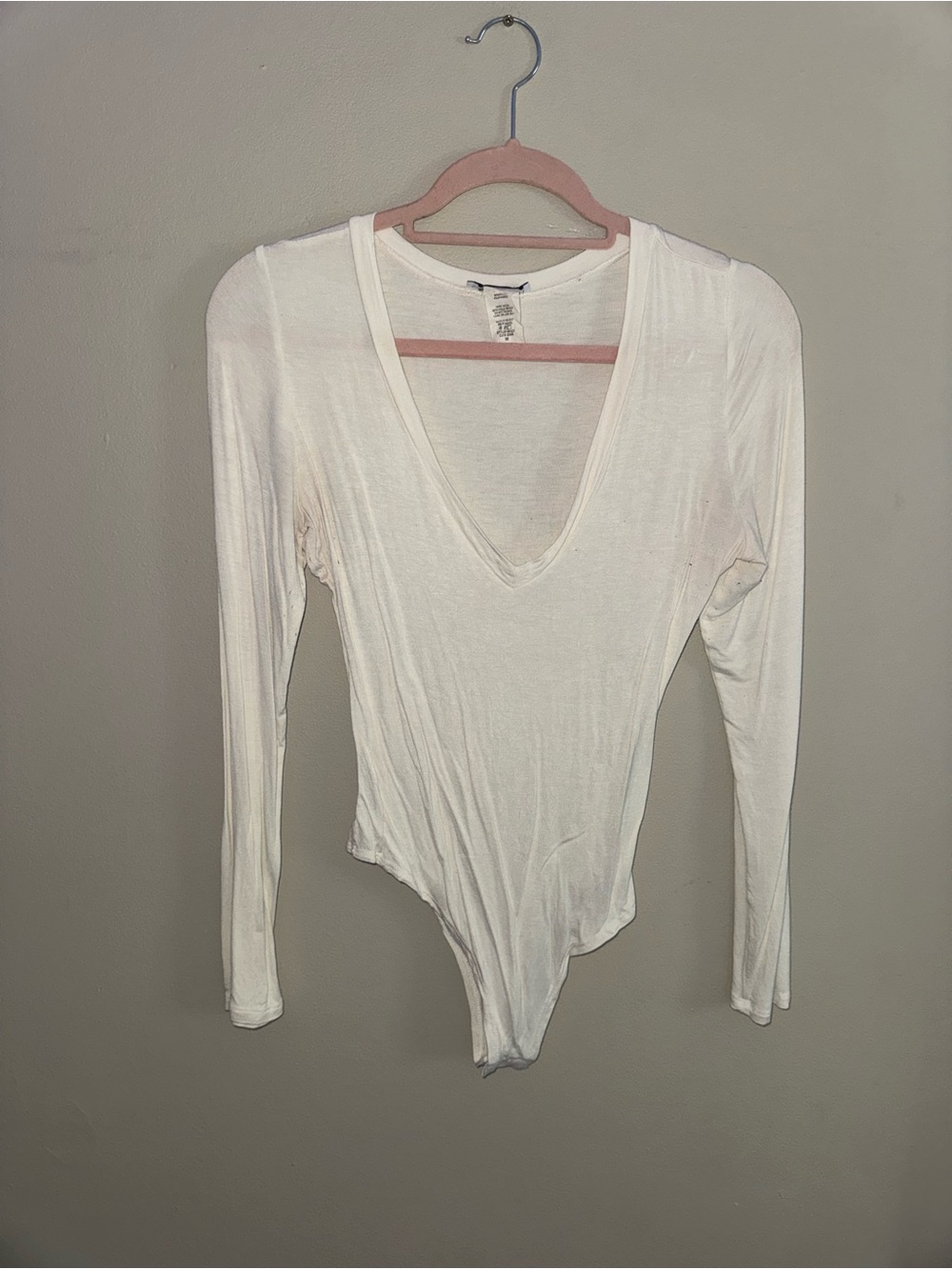 Fashion Nova Ivory V-Neck Long Sleeve Bodysuit